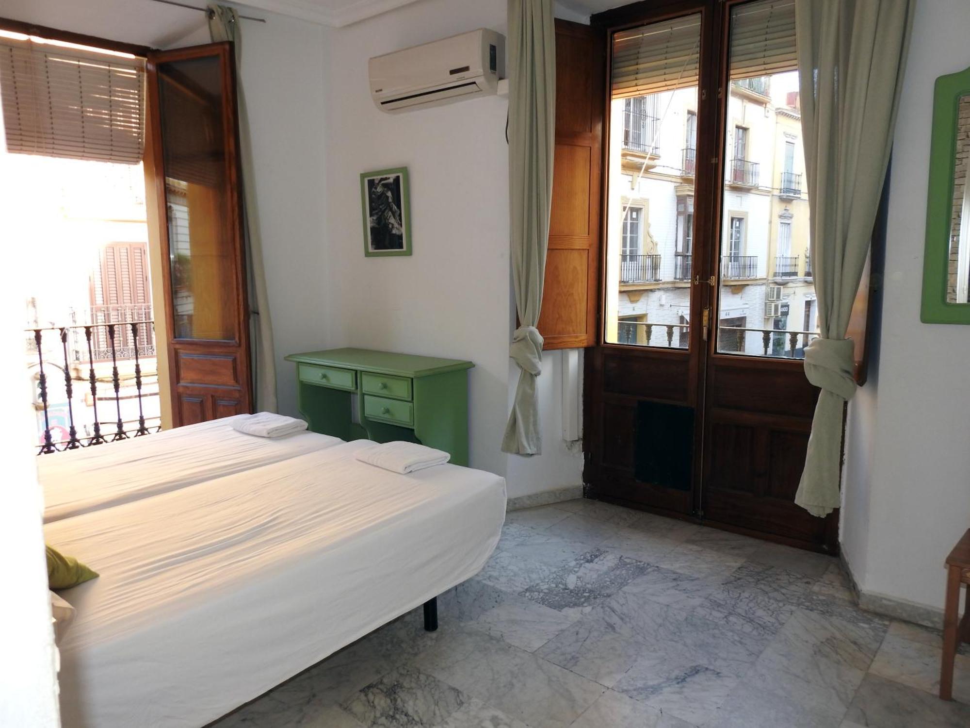Apartamento En Sevilla Centro Con Vistas A La Plaza Alameda De Hercules - Hasta 7 Personas Kültér fotó